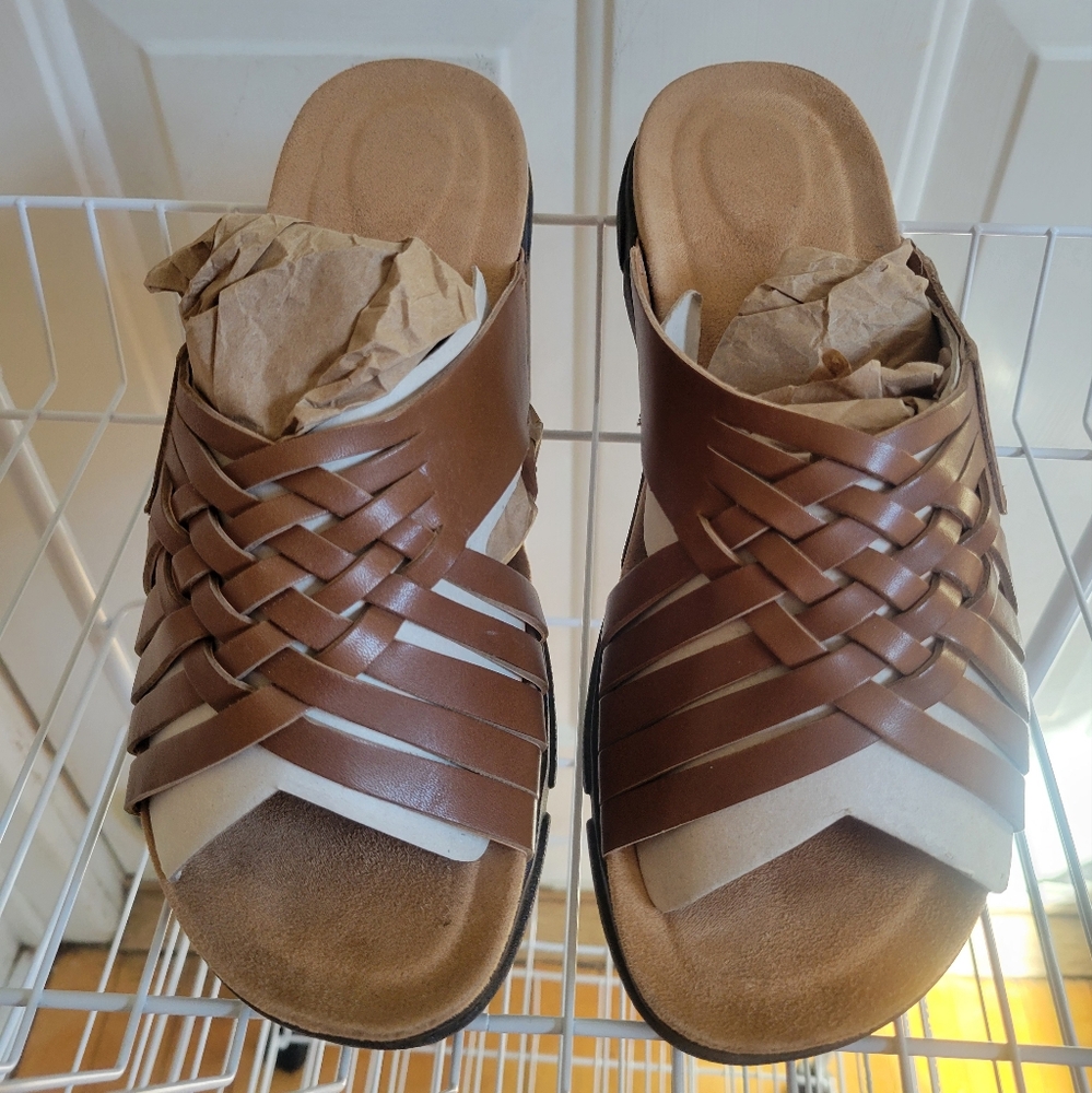 9.5 W sandal